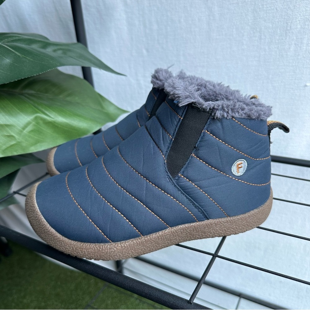 Unisex Snow Winter Outdoor Waterproof Fur Lined Ankle Booties / Size 34 (US 3?)